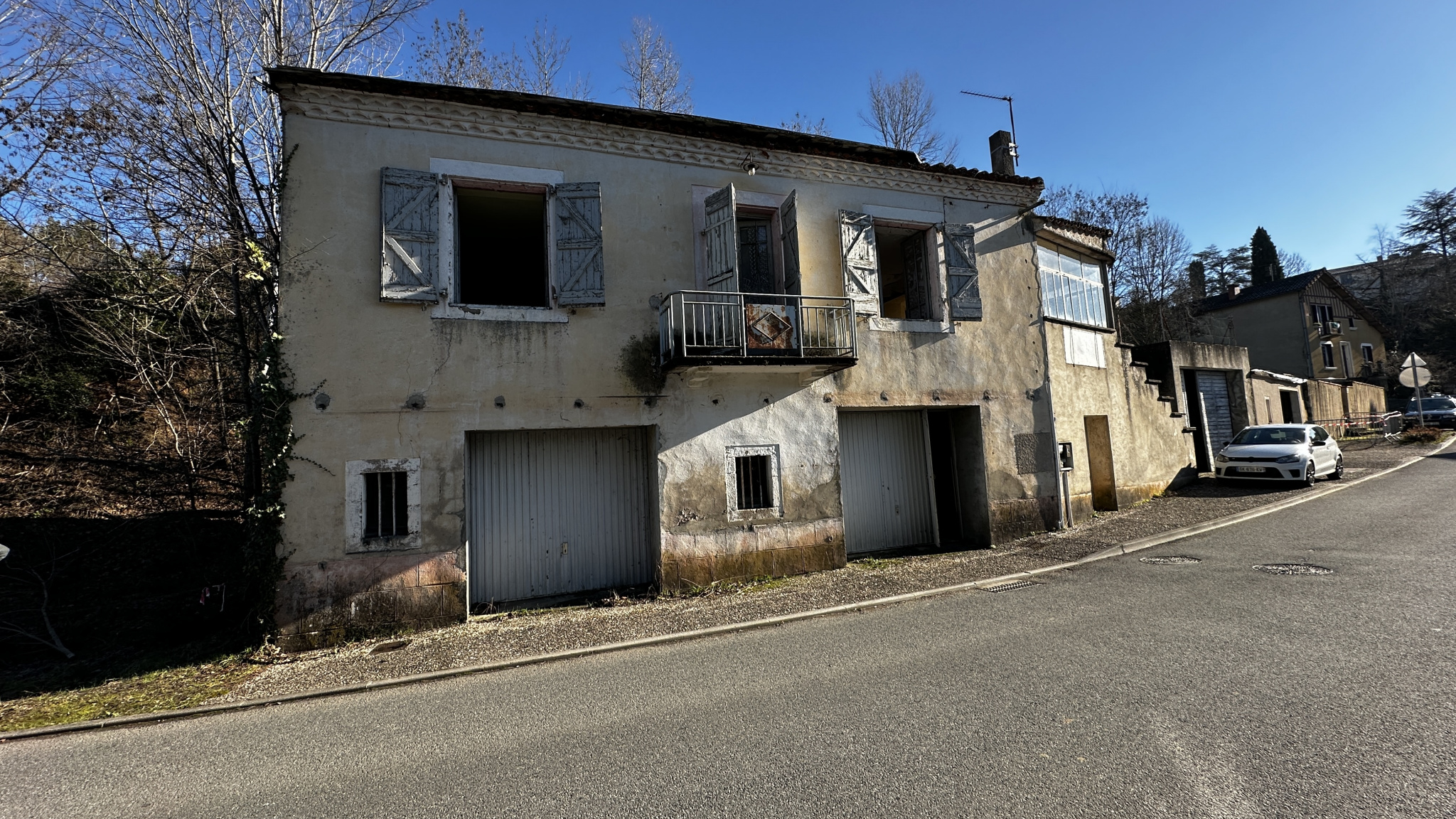 Maison et garage à rénover Cordes-sur-Ciel 